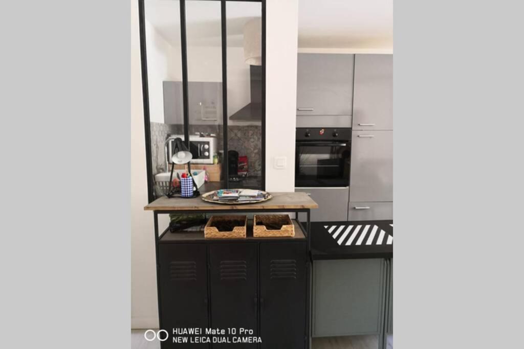 Appartement Avec Jardin Privatif Centre Ville อิแยร์ ภายนอก รูปภาพ
